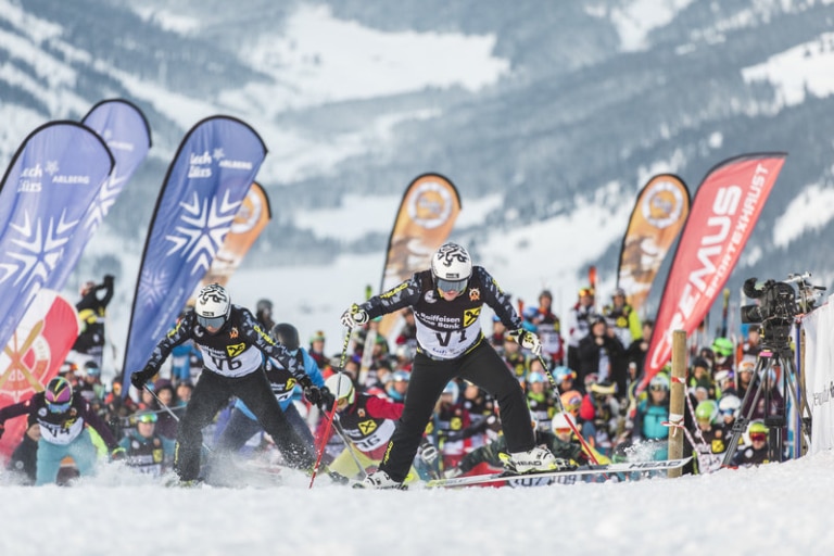 Der Weiße Ring - Das Rennen - Teilnehmende auf der Piste